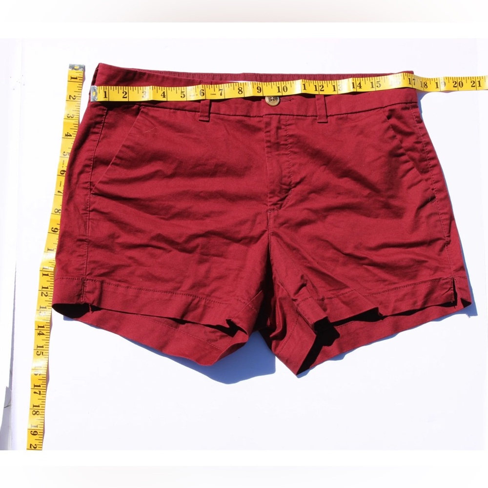 RED WOMENS OLD NAVY MID RISE CHINO SHORTS